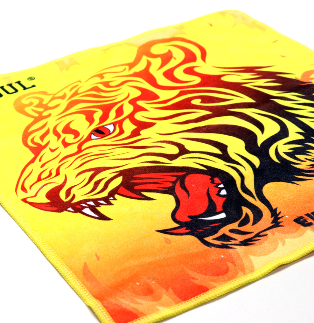11. CUESOUL microfiber quick-drying sports towel with hook